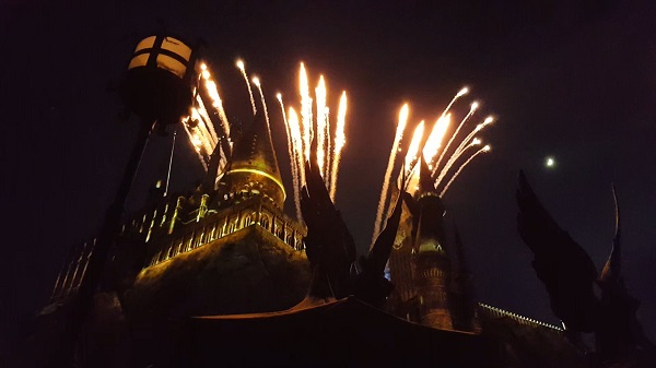 Hogwarts Castle universal Studios nighttime light